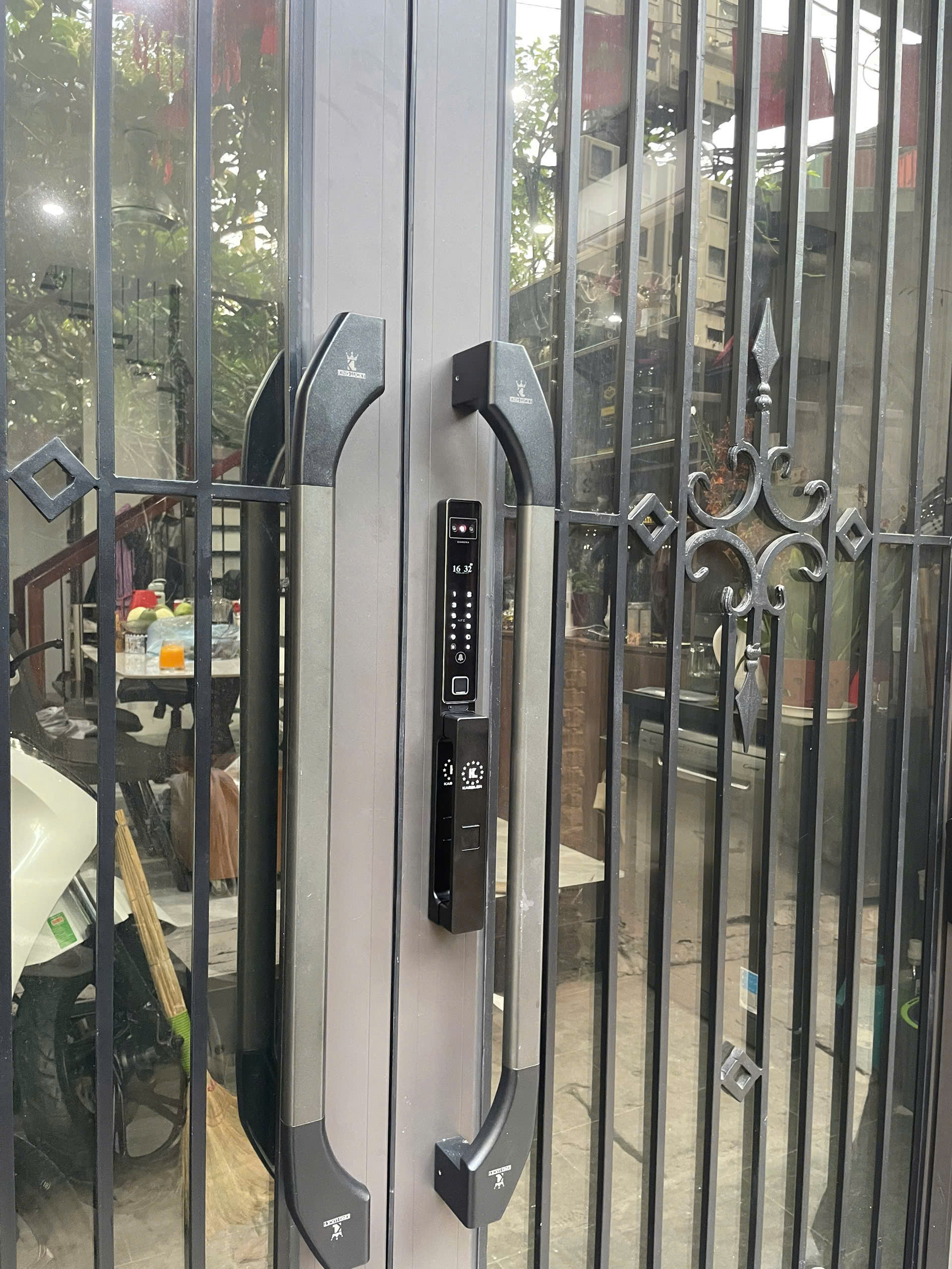 Khóa vân tay cửa nhôm kính Kassler KL-599 CNC 02